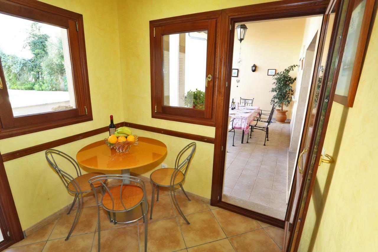 Flowers House Villa Maria De La Salut Exterior photo